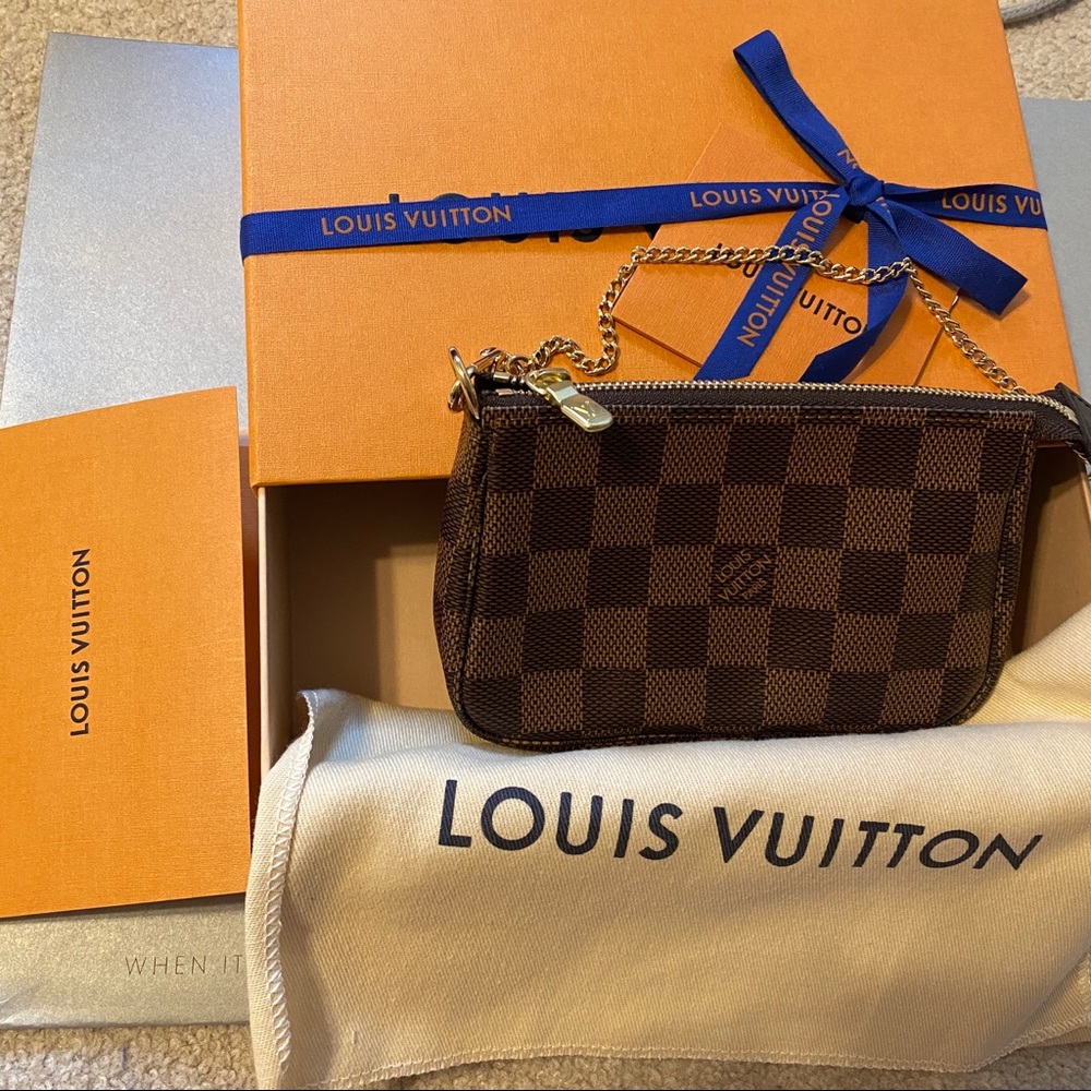 Louis Vuitton Mini Pochette Damier Pouchette